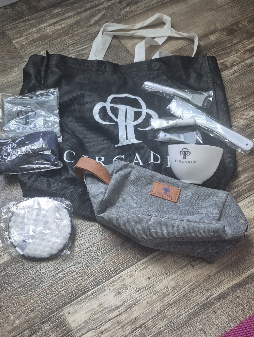 Circadia Facial And Bag Set *new & Gentle Used Bundle